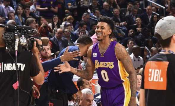 边路与中场 边路与中场