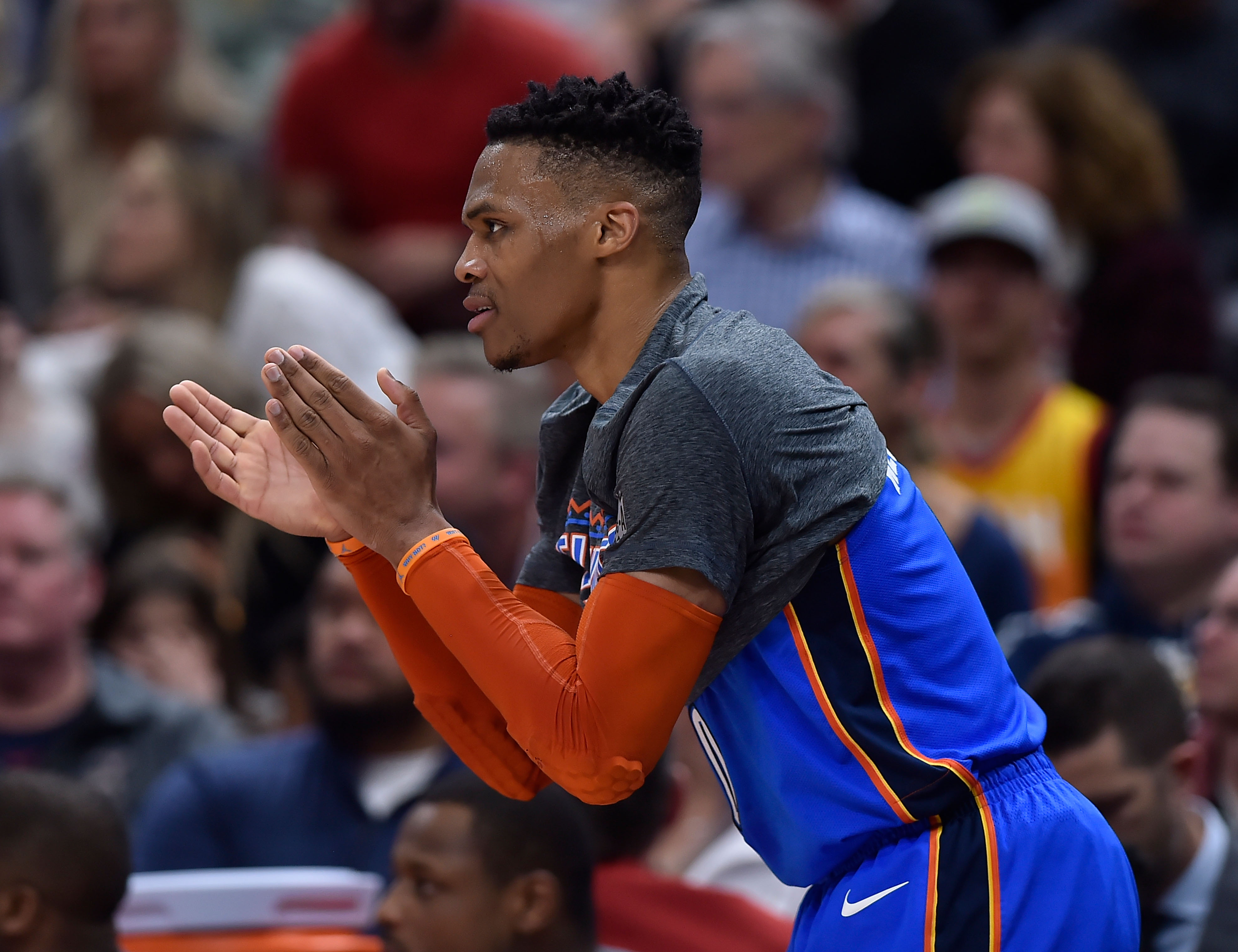 宣传图被官 宣传图被官